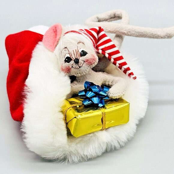 Annalee Mouse Santa Hat Christmas Gift Present 6 inch Eyes Open 2003 - Picture 1 of 5